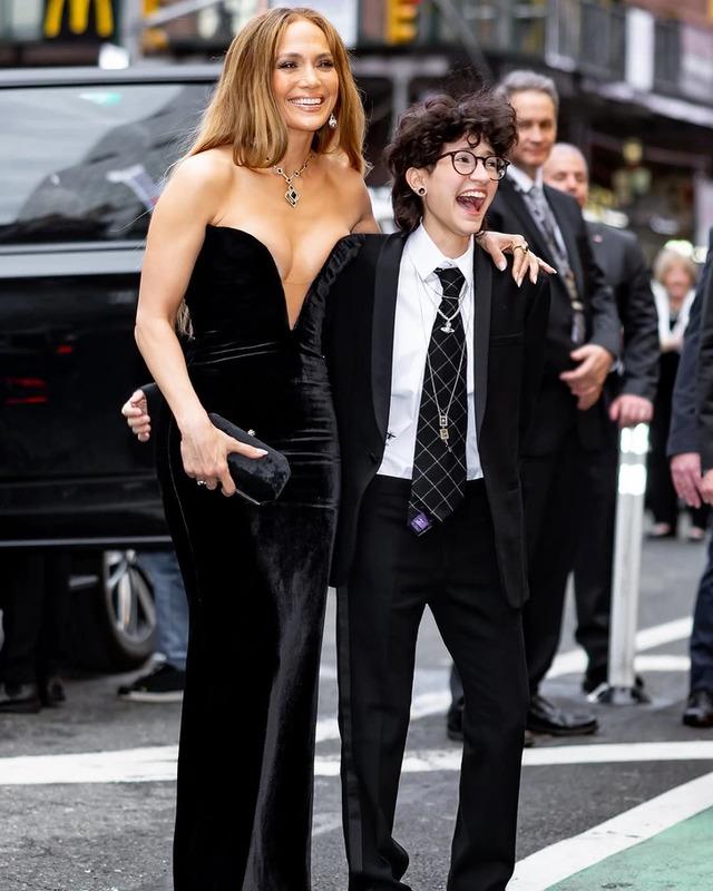Jennifer Lopez and Daughter Emme Shock Broadway: The Dress Everyone’s Talking About and the Unexpected Reactions!