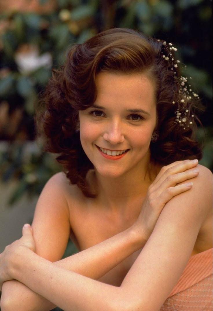 When Ballet Dreams Crumbled: The Surprising Journey That Catapulted Lea Thompson to Hollywood Stardom
